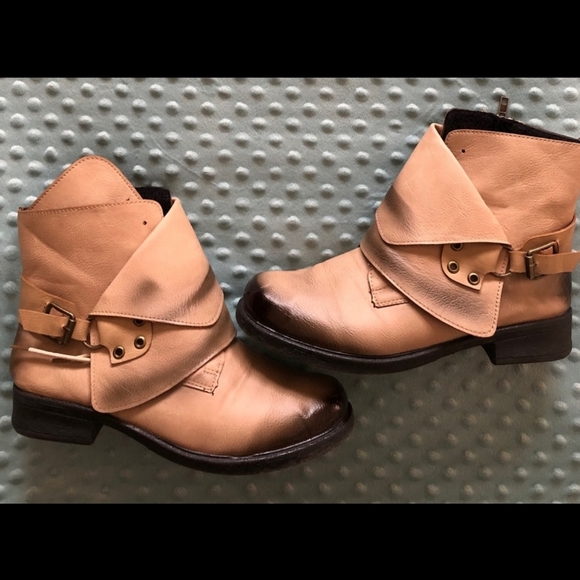 Funky boots (Sz 11) but a small size 11 - Picture 2 of 5